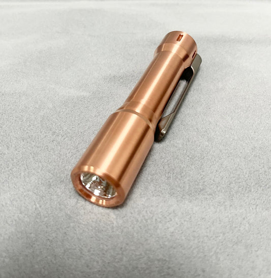 EDOLUC Glow arrow EDC Flashlight Copper Smooth Nichia 519a 4000K R9080/Samsung5000K/XPL6500K with Type-C 14500/AA Battery