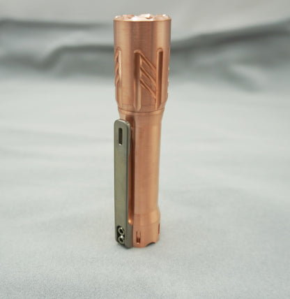 EDOLUC Glow arrow EDC Flashlight Copper Nichia 519a 4000K R9080/Samsung5000K/XPL6500K with Type-C 14500/AA Battery