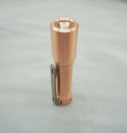 EDOLUC Glow arrow EDC Flashlight Copper Smooth Nichia 519a 4000K R9080/Samsung5000K/XPL6500K with Type-C 14500/AA Battery