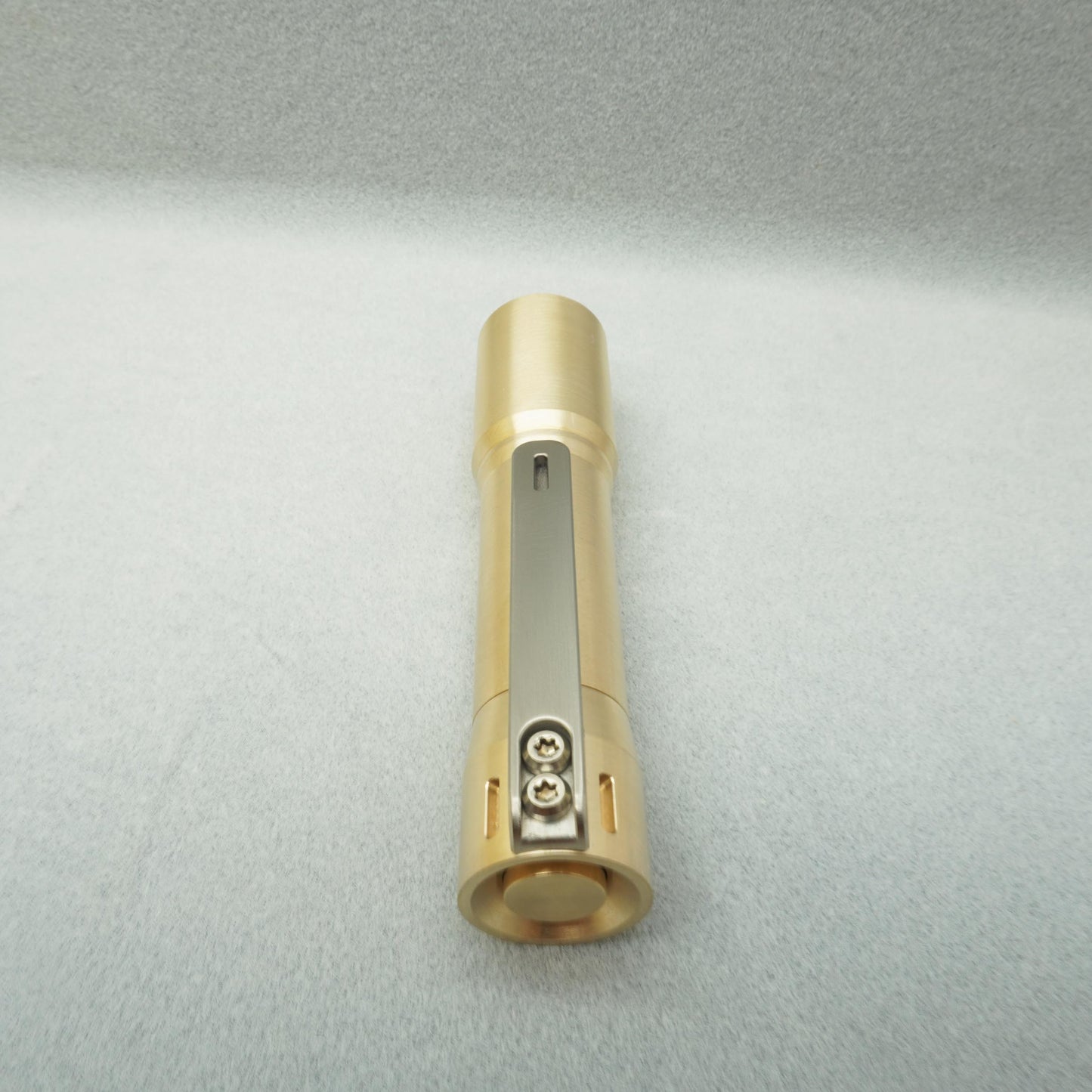 EDOLUC New Glow arrow EDC Flashlight Brass Smooth Nichia 519a 4000K R9080/Samsung5000K/XPL6500K with Type-C 14500/AA Battery